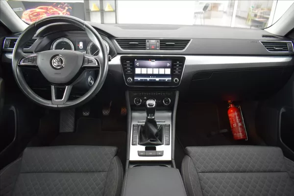 Škoda Superb 2,0 TDi,FULL LED,1.maj.,93 tkm - foto 16