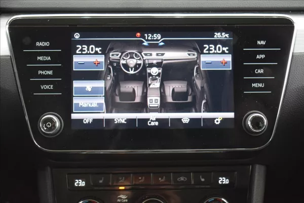 Škoda Superb 2,0 TDi,FULL LED,1.maj.,93 tkm - foto 18