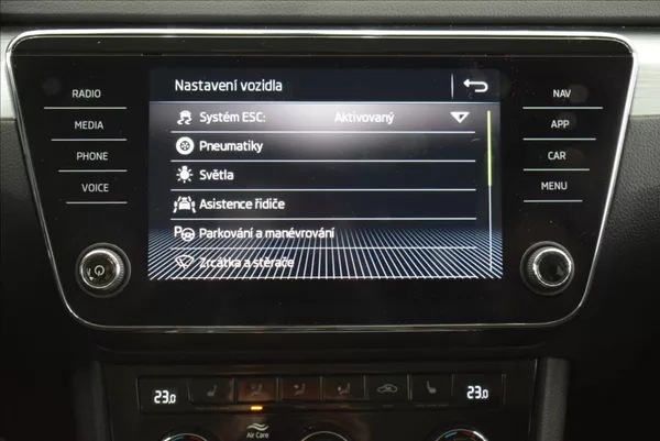 Škoda Superb 2,0 TDi,FULL LED,1.maj.,93 tkm - foto 21