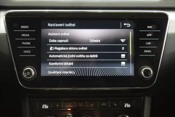 Škoda Superb 2,0 TDi,FULL LED,1.maj.,93 tkm - foto 23