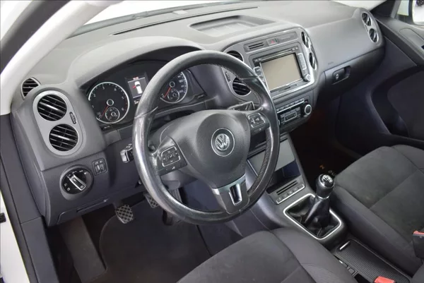 Volkswagen Tiguan 2,0 TDi, SPORT,tažné,servis, - foto 10