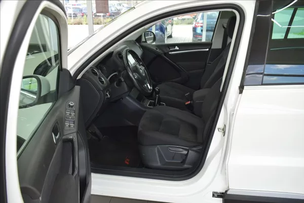 Volkswagen Tiguan 2,0 TDi, SPORT,tažné,servis, - foto 11