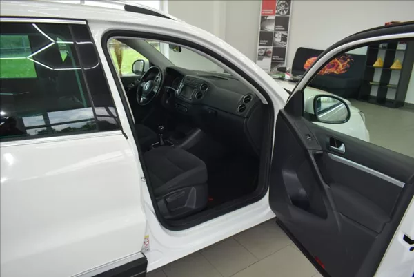 Volkswagen Tiguan 2,0 TDi, SPORT,tažné,servis, - foto 15