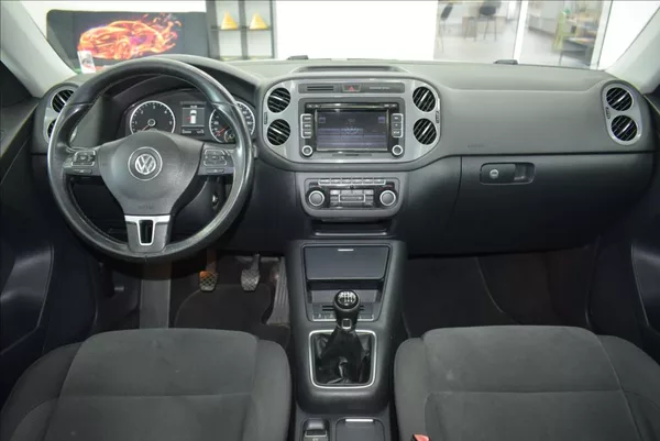 Volkswagen Tiguan 2,0 TDi, SPORT,tažné,servis, - foto 17