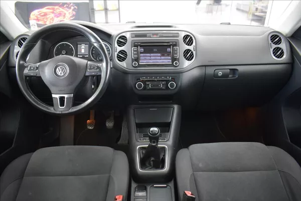 Volkswagen Tiguan 2,0 TDi, SPORT,tažné,servis, - foto 18
