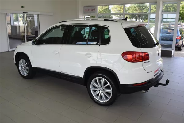 Volkswagen Tiguan 2,0 TDi, SPORT,tažné,servis, - foto 8