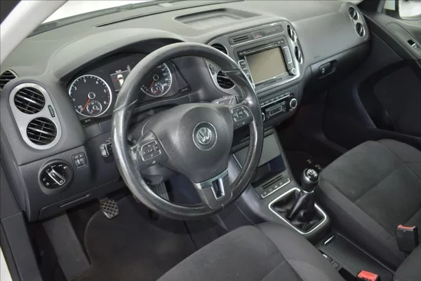Volkswagen Tiguan 2,0 TDi, SPORT,tažné,servis, - foto 9