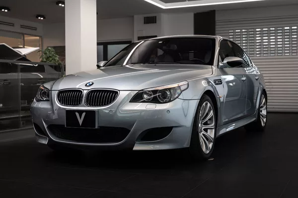 BMW M5 V10/SMG/CarPlay/Kamera