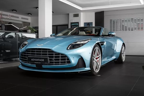 Aston Martin DB12 Volante
