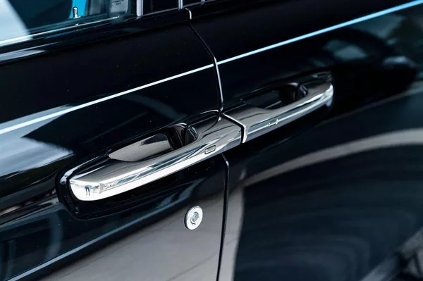 Rolls-Royce Ghost Black Badge / Skladem - foto 27