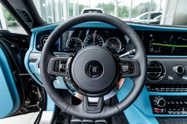 Rolls-Royce Ghost Black Badge / Skladem - foto 6