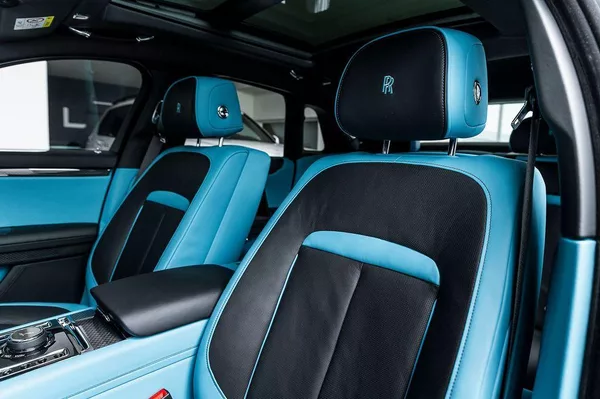 Rolls-Royce Ghost Black Badge / Skladem - foto 7