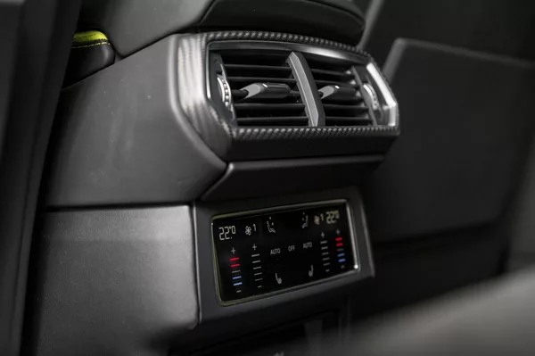 Lamborghini Urus Graphite Capsule/Pano/B&O 3D - foto 10