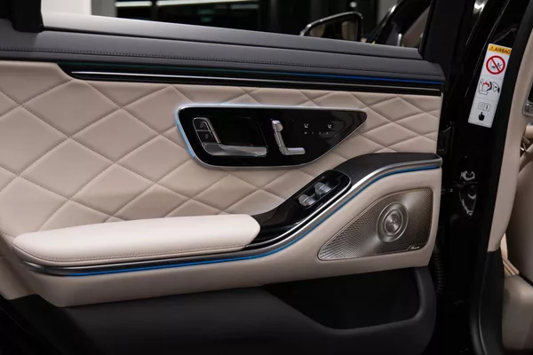 Mercedes-Benz Třídy S - foto 14