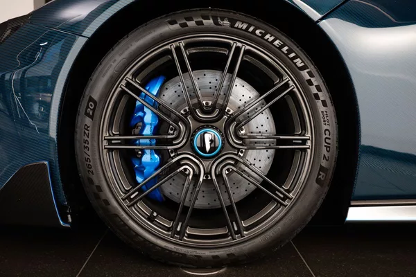 Automobil - foto 32