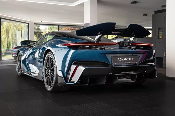 Automobil - foto 4