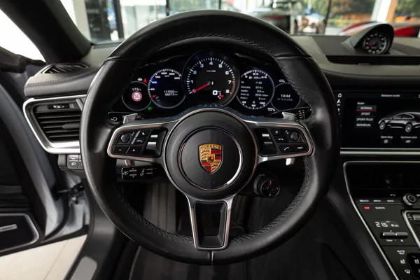 Porsche Panamera - foto 6