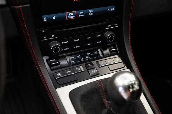 Porsche Cayman 718 GT4 BOSE/Alcantara/Manuál - foto 10