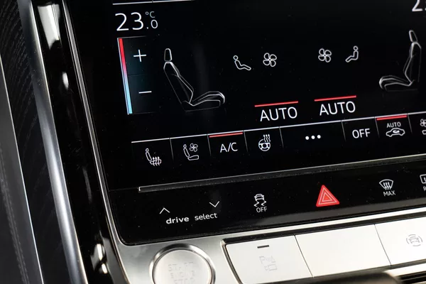 Audi A8 Vzduch. podvozek/Masážní sedad - foto 16
