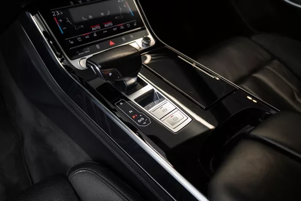 Audi A8 Vzduch. podvozek/Masážní sedad - foto 17