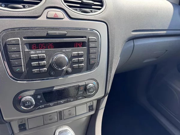 Ford Focus 2.0 TDCi, automat - foto 14