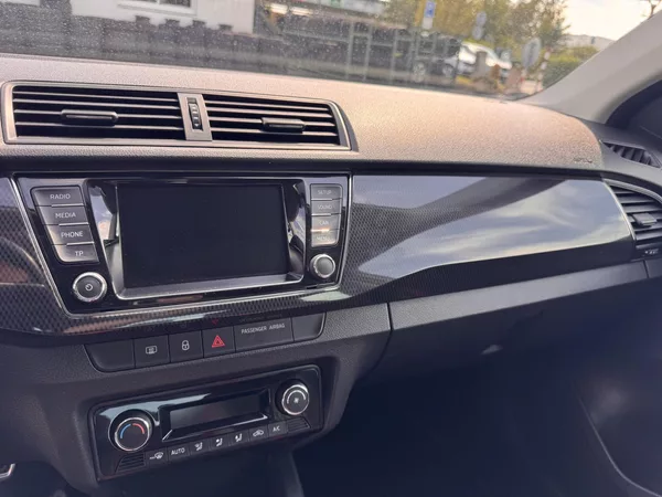 Škoda Fabia III MONTE CARLO, 1.0 TSi, 70kW - foto 11