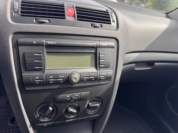 Škoda Octavia II 1.9 TDi,2.Majitel, kombi,ČR - foto 11