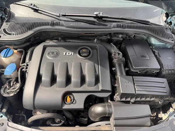 Škoda Octavia II 1.9 TDi,2.Majitel, kombi,ČR - foto 4