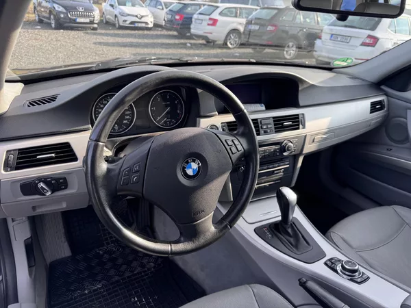 BMW Řada 3 330D, 180 kW, xDrive, kombi - foto 10