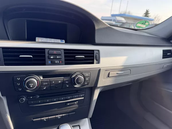BMW Řada 3 330D, 180 kW, xDrive, kombi - foto 11