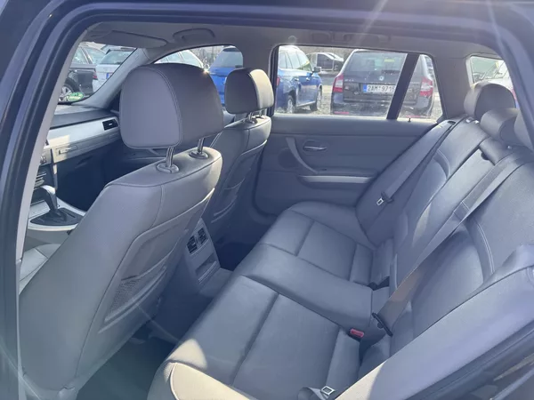 BMW Řada 3 330D, 180 kW, xDrive, kombi - foto 15