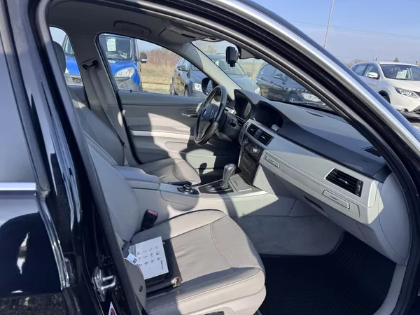 BMW Řada 3 330D, 180 kW, xDrive, kombi - foto 18