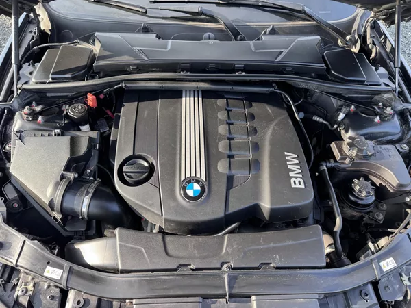BMW Řada 3 330D, 180 kW, xDrive, kombi - foto 4