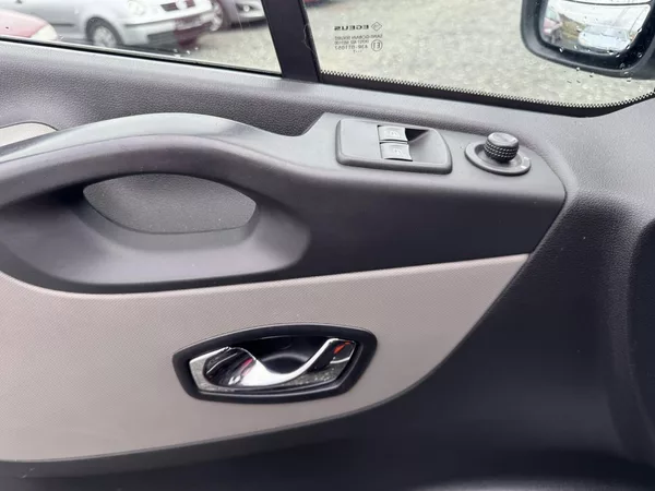 Renault Trafic 1.6 DCi,107 kW , 1.Majitel, ČR - foto 12