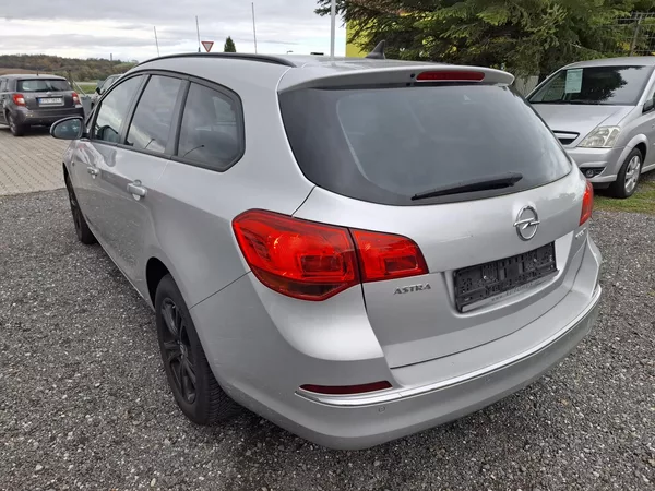 Opel Astra 1,6 CDTI ECOFlex - foto 3