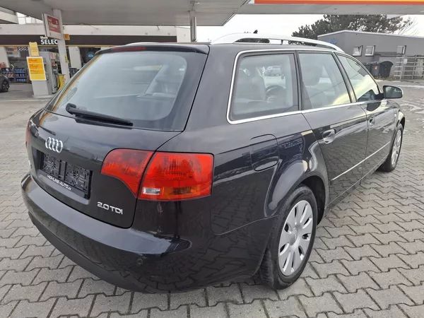 Audi A4 2,0 TDI - foto 3