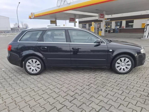 Audi A4 2,0 TDI - foto 5