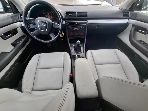 Audi A4 2,0 TDI - foto 6