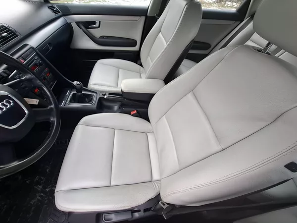 Audi A4 2,0 TDI - foto 7