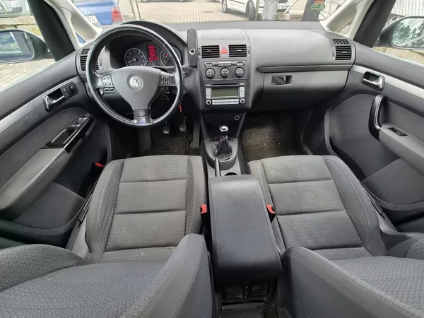 Volkswagen Touran 2,0 TSi 7 míst - foto 5