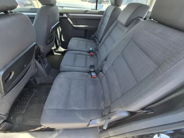 Volkswagen Touran 2,0 TSi 7 míst - foto 6