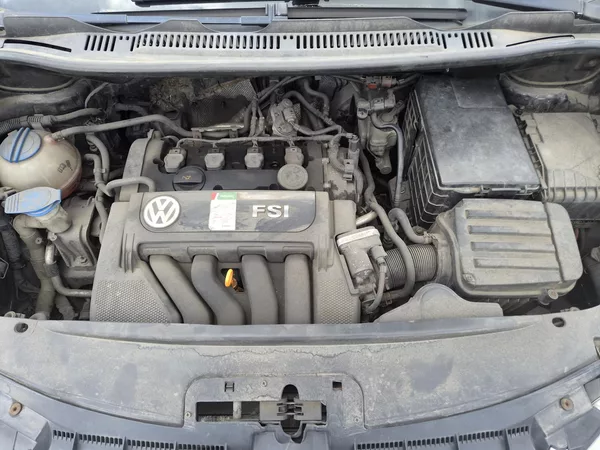 Volkswagen Touran 2,0 TSi 7 míst - foto 8