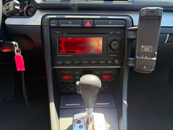 Audi A4 2,0 TDI automat - foto 12