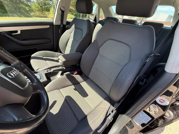 Audi A4 2,0 TDI automat - foto 6