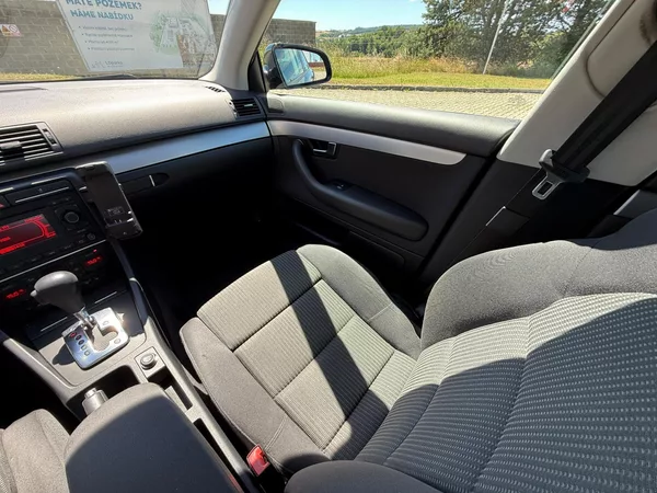 Audi A4 2,0 TDI automat - foto 7