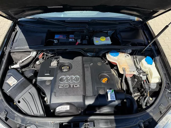 Audi A4 2,0 TDI automat - foto 9