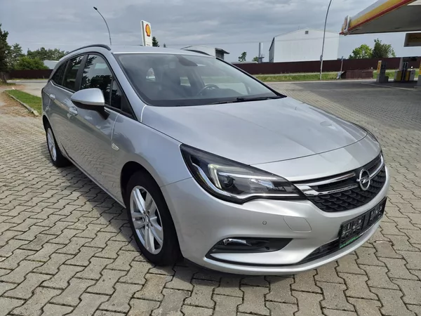 Opel Astra 1,6 CDTI - foto 2