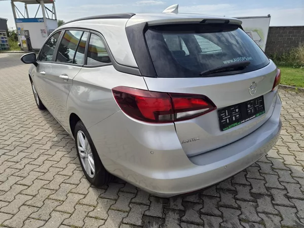 Opel Astra 1,6 CDTI - foto 4