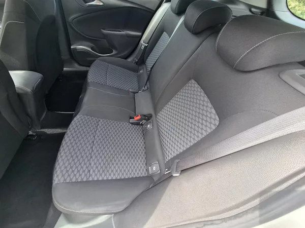 Opel Astra 1,6 CDTI - foto 7