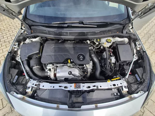 Opel Astra 1,6 CDTI - foto 9